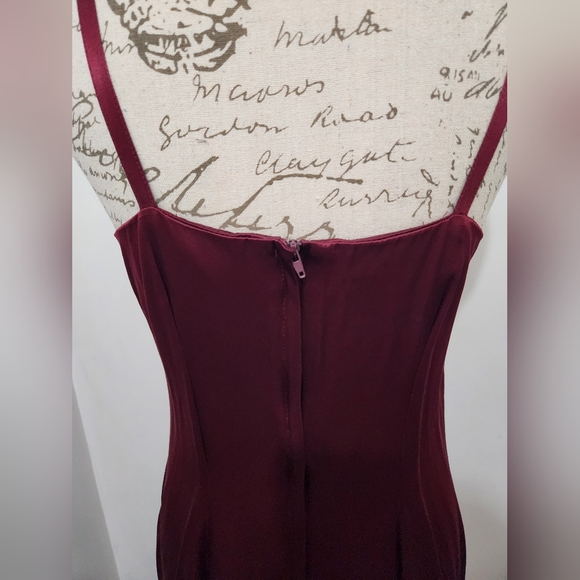 Vintage Wanted Brand Deep Red Satin Feel Dress. Size 9/10. - Picture 4 of 7
